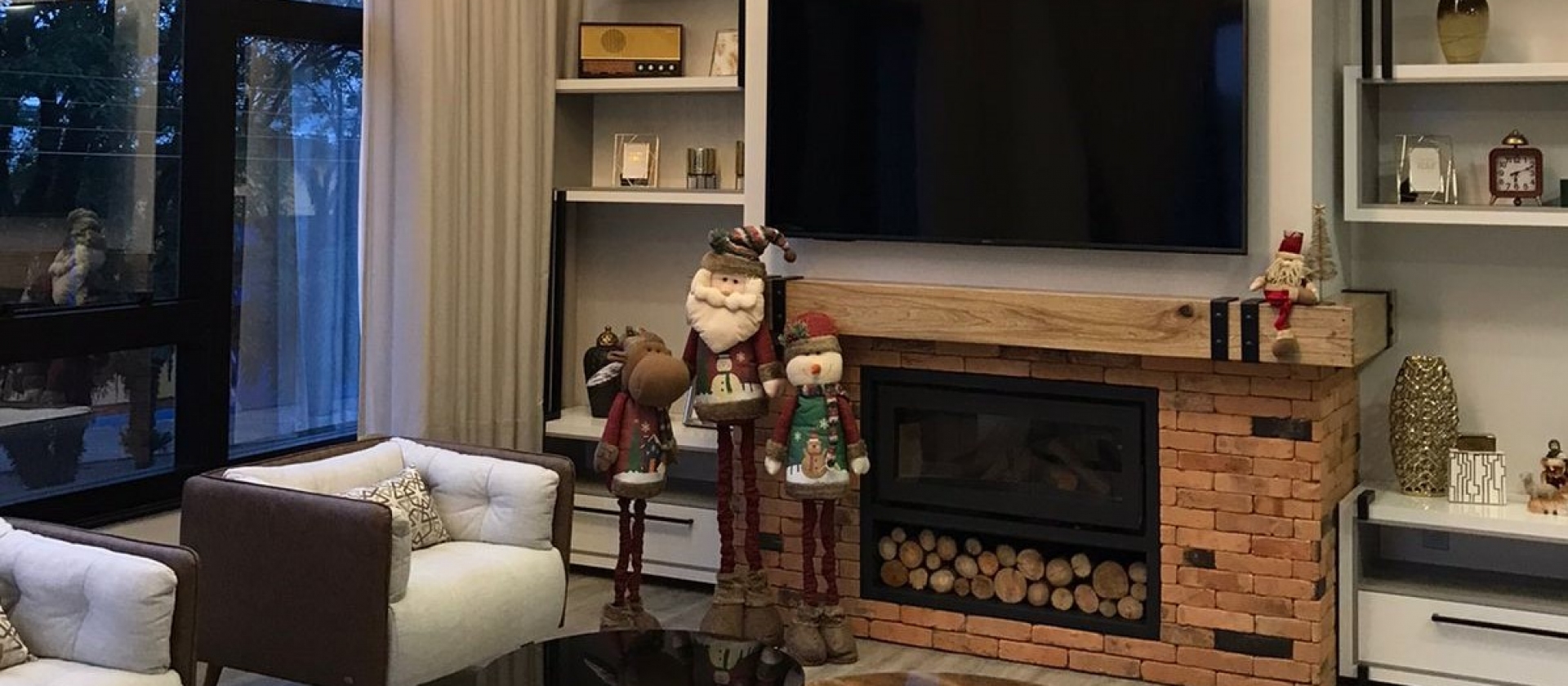 Banner Lareira com gaveta para lenha